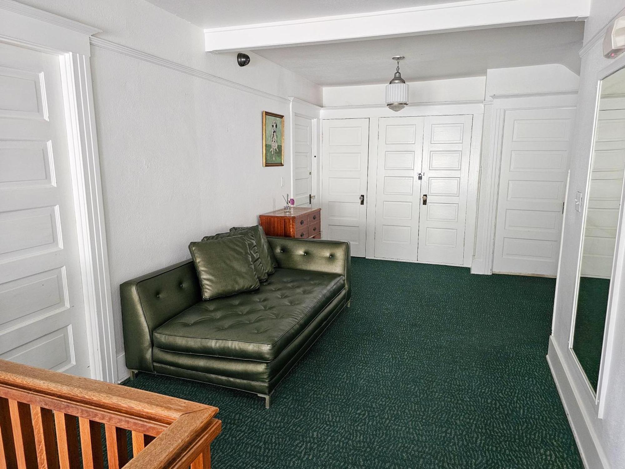Hostel Orange Drive (adults Only)